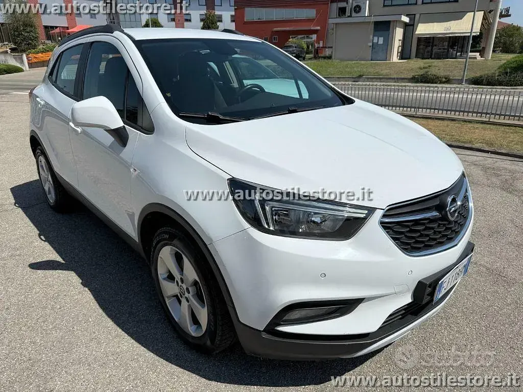 Usata Opel Mokka X Business 116 CV (85 kW) 2017 Bianco pastello SUV