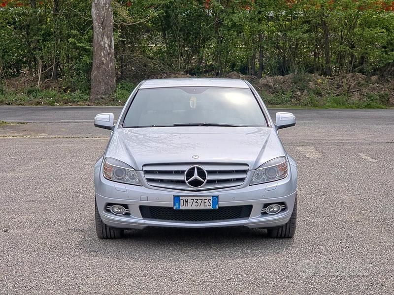 Begagnad Mercedes E320 Avantgarde 224 HK (164 kW) 2008 Grå Sedan