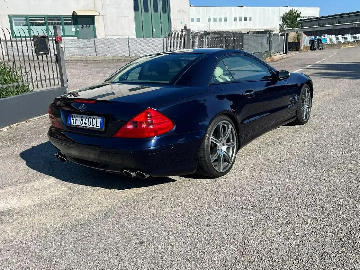 Usata Mercedes SL500 306 CV (225 kW) 2004 Bluazzurro Cabrio