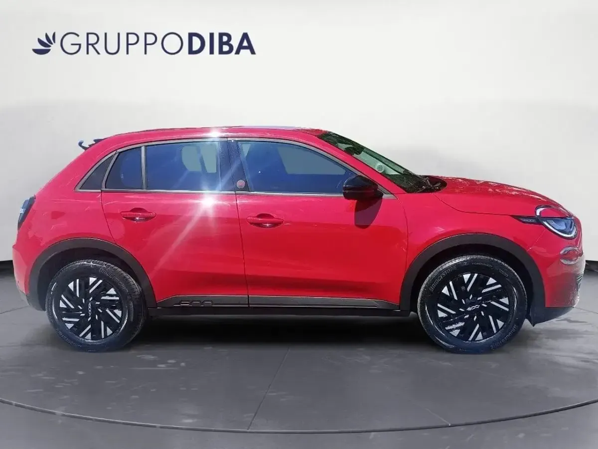 Usata Fiat 600E Red 114 kW (156 CV) 2023 Rosso SUV