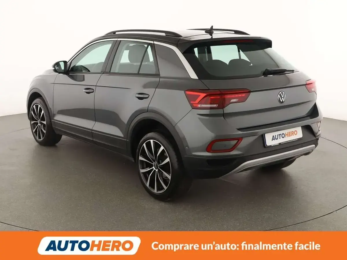 Usata VW T-Roc Life 150 CV (110 kW) 2023 Grigio SUV