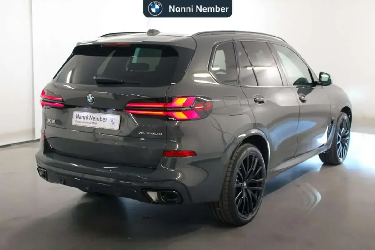 Nuova BMW X5 M Sport 352 CV (258 kW) 2026 Dravit grey metallizzato SUV