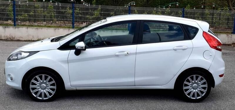 Usata Ford Fiesta Zetec 70 CV (51 kW) 2005 Grigio Utilitaria