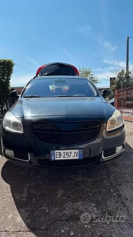 Usata Opel Insignia 160 CV (117 kW) 2010 Nero Station wagon