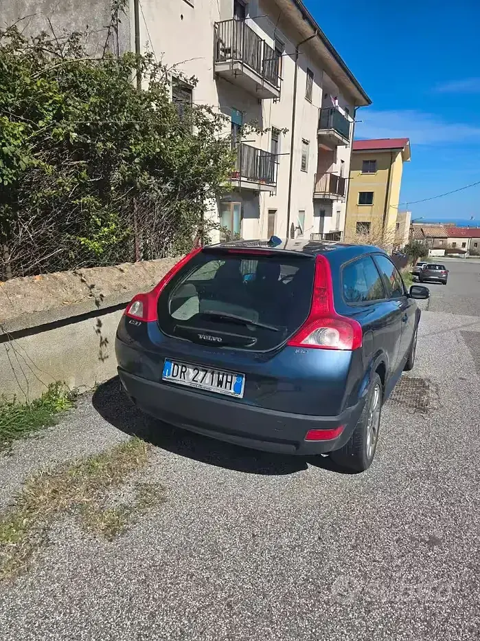 Usata Volvo C30 109 CV (80 kW) 2008 Bluazzurro Utilitaria