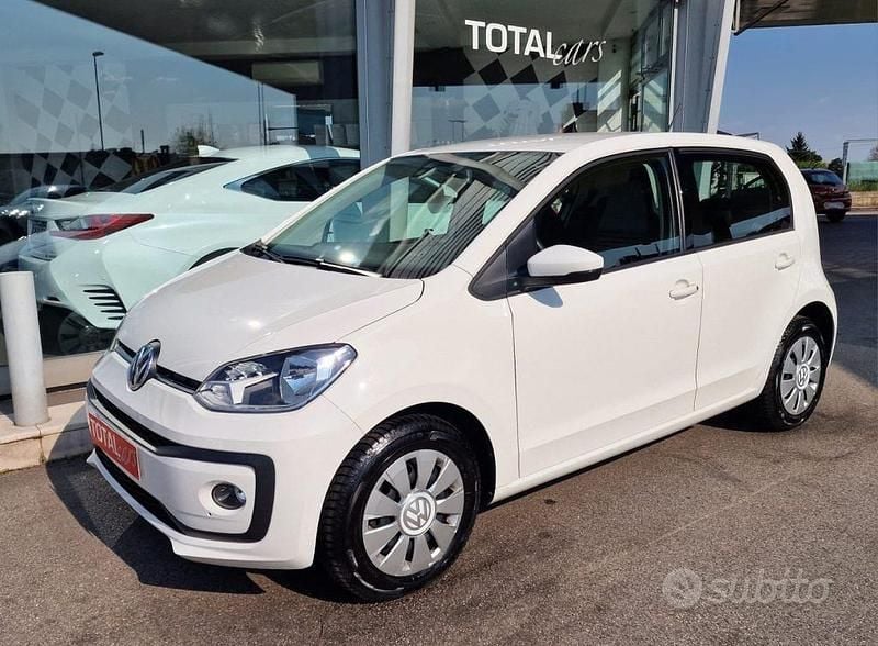 Usata VW up! move up! 75 CV (55 kW) 2017 Bianco pastello Utilitaria