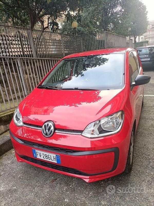 Usata VW up! 75 CV (55 kW) 2019 Rosso Utilitaria