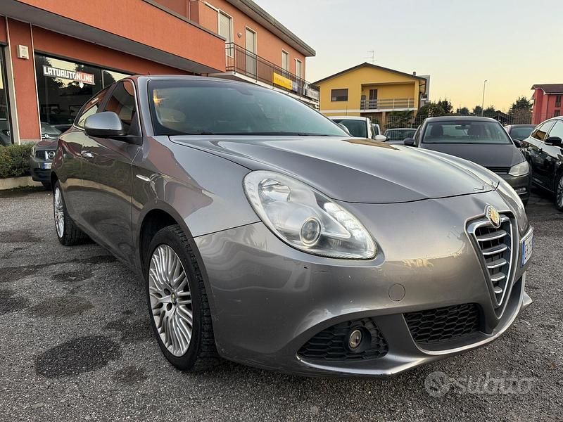 Usata Alfa Romeo Giulietta Exclusive 170 CV (125 kW) 2011 Grigio Utilitaria