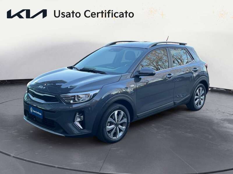 Grigio scuro Usata 2022 Kia Stonic Style SUV | 15.990 € - Immagine 1/4