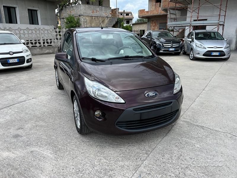 Begagnad Ford Ka Plus Titanium 75 HK (55 kW) 2013 Lila Halvkombi