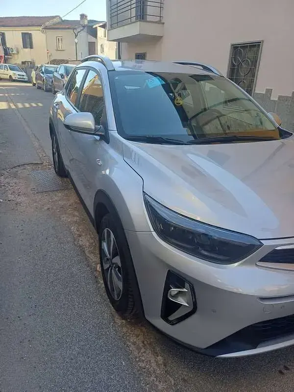 Usata Kia Stonic Urban 82 CV (60 kW) 2023 Argento SUV