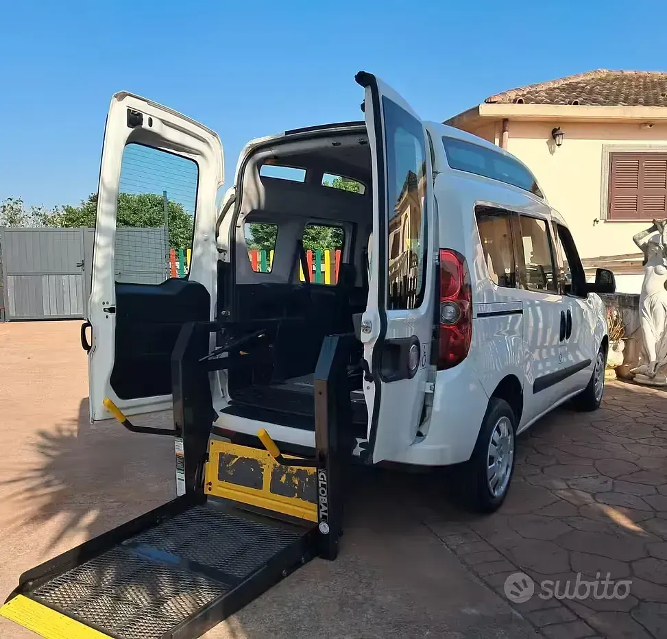 Usata Fiat Doblò Active 105 CV (77 kW) 2011 Monovolume