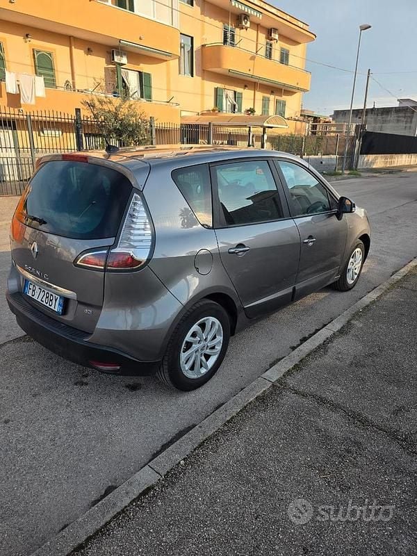 Usata Renault Scénic III LIMITED 110 CV (80 kW) 2015 Monovolume