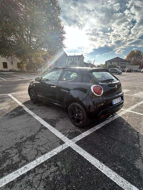 Usata Alfa Romeo MiTo Distinctive 120 CV (88 kW) 2010 Nero Utilitaria