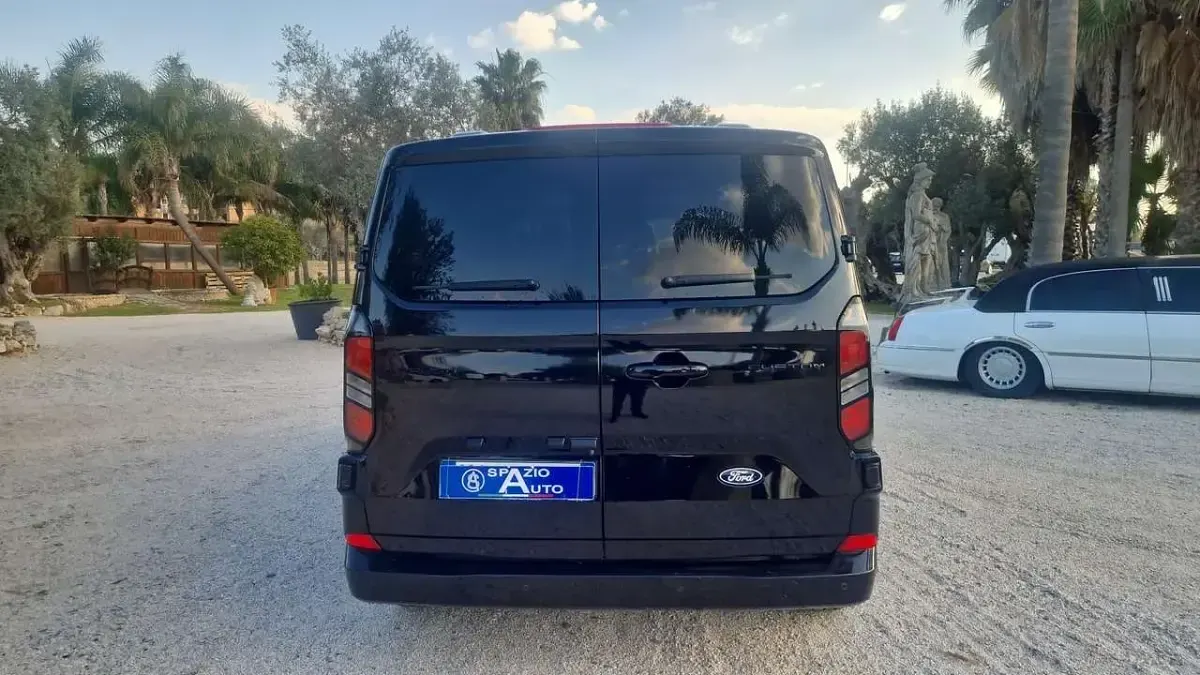Usata Ford Transit Custom 150 CV (110 kW) 2025 Nero Furgone