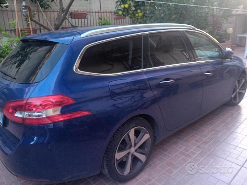 Usata Peugeot 308 SW S 130 CV (95 kW) 2020 Blu Station wagon