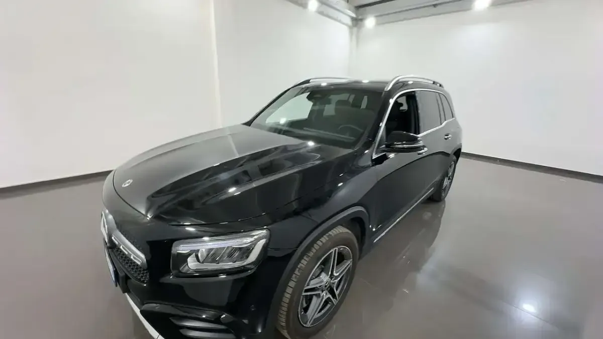 Usata Mercedes GLB180 AMG line 116 CV (85 kW) 2025 Nero SUV