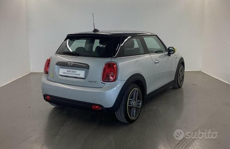 Usata Mini Cooper SE 160 kW (218 CV) 2021 White silver metallizzato Utilitaria