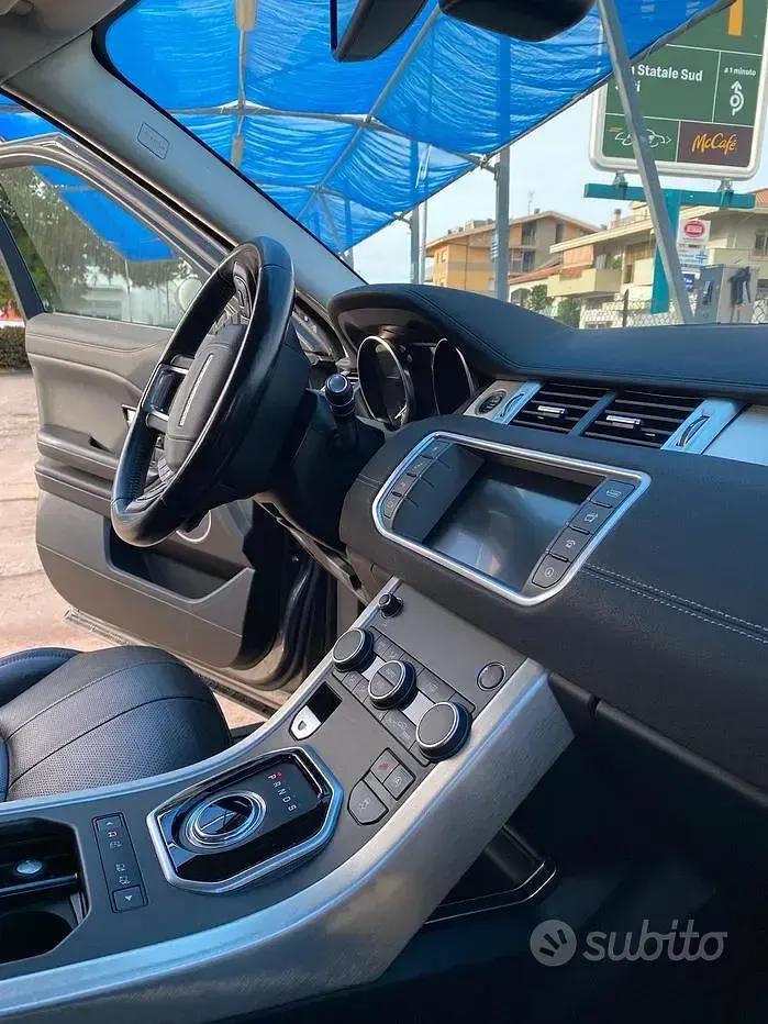 Usata Land Rover Range Rover evoque 150 CV (110 kW) 2018 Grigio SUV
