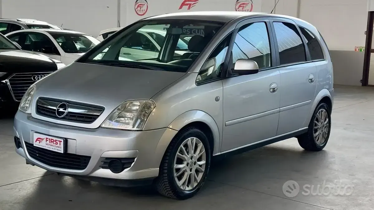 Usata Opel Meriva Enjoy 90 CV (66 kW) 2010 Grigio Monovolume