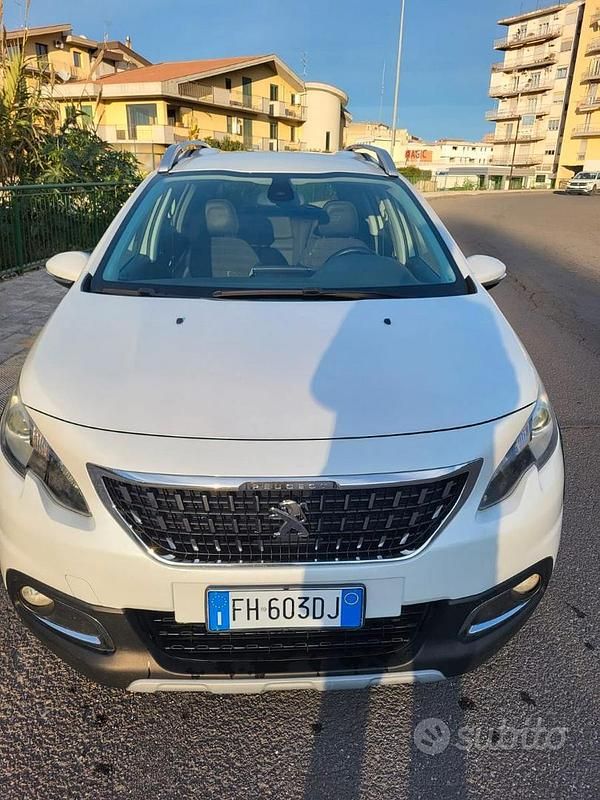 Usata Peugeot 2008 Allure 100 CV (73 kW) 2017 Bianco SUV