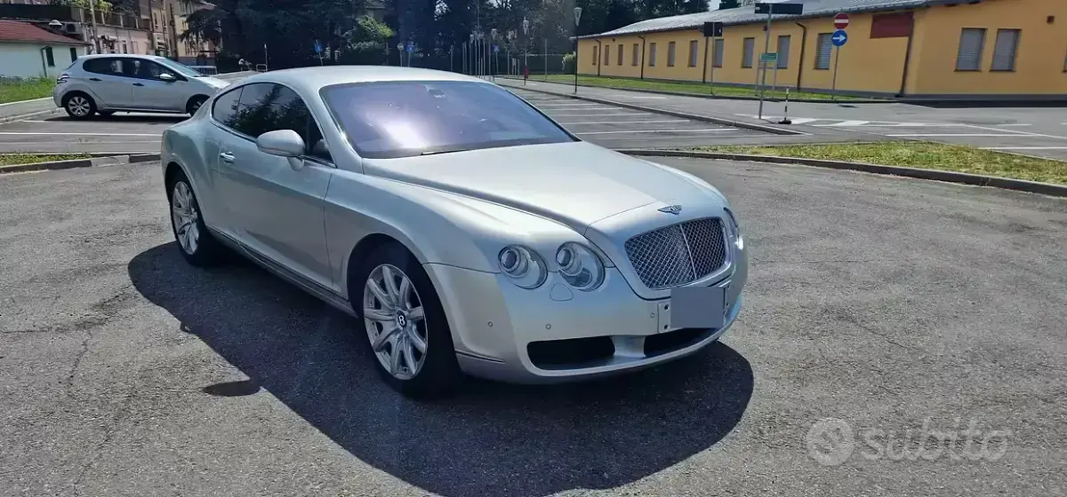 Usata Bentley Continental GT 559 CV (411 kW) 2004 Grigio Coupé