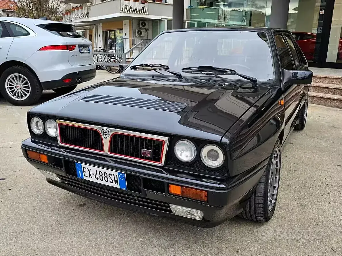 Usata Lancia Delta 196 CV (144 kW) 1990 Grigio Utilitaria