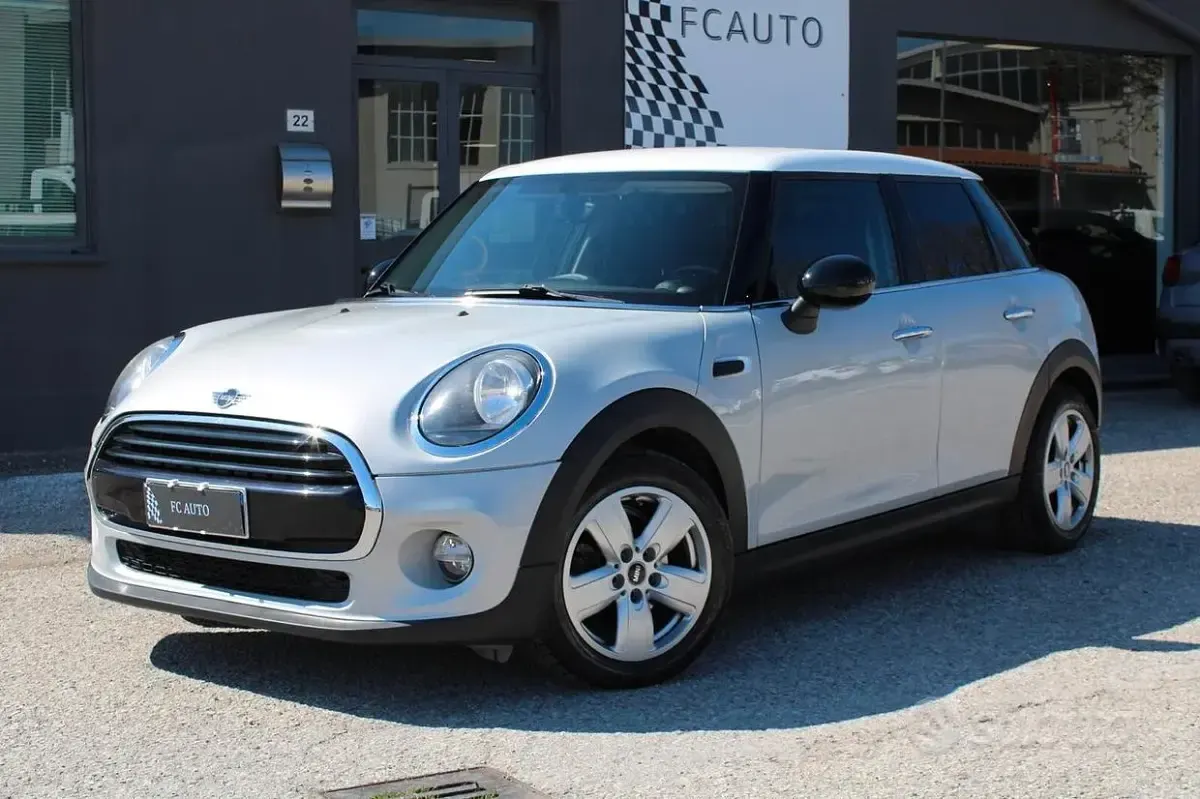 Usata Mini Cooper D 116 CV (85 kW) 2019 Grigio Utilitaria