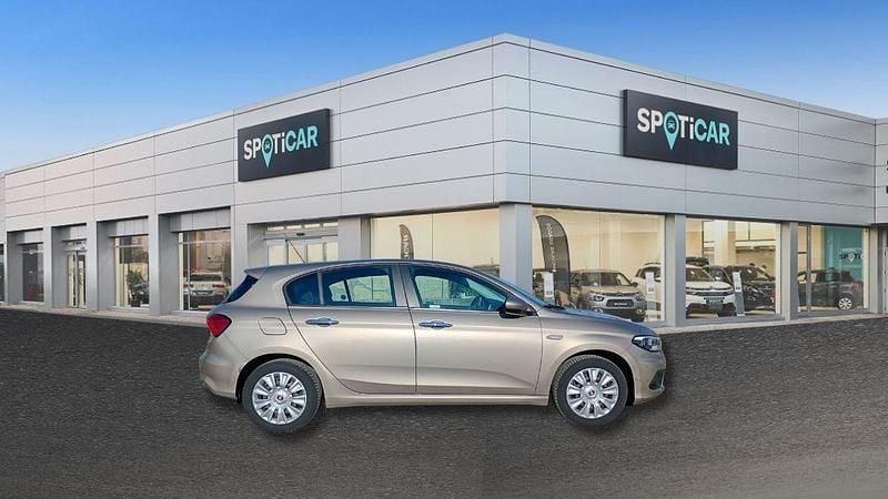 Usata Fiat Tipo Lounge 120 CV (88 kW) 2016 Beige Berlina