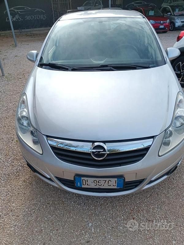 Usata Opel Corsa Club 59 CV (43 kW) 2007 Grigio Berlina