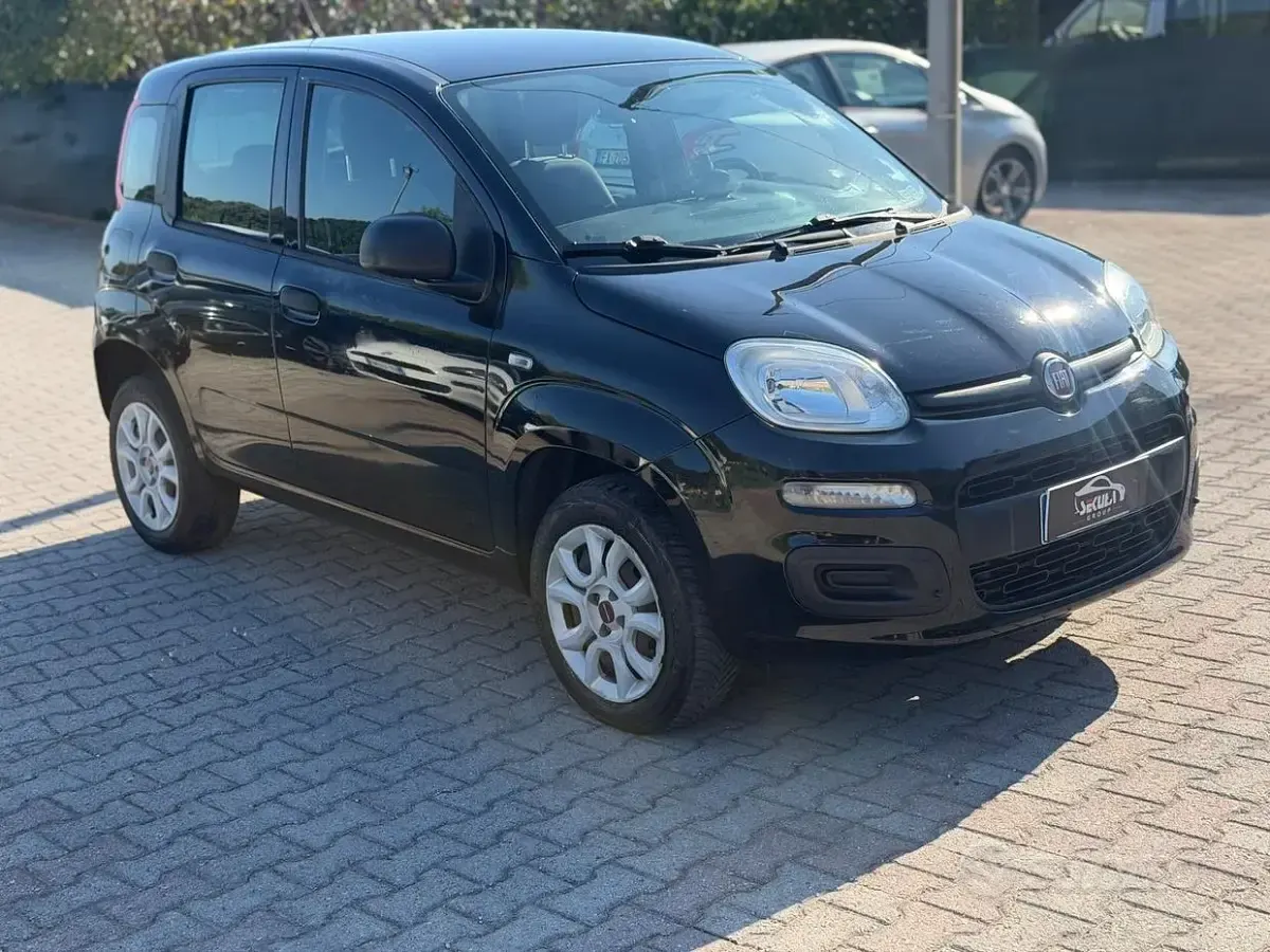 Usata Fiat Panda Lounge 80 CV (58 kW) 2017 Nero Utilitaria