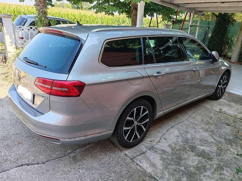 Usata VW Passat Executive 150 CV (110 kW) 2016 Argento Station wagon