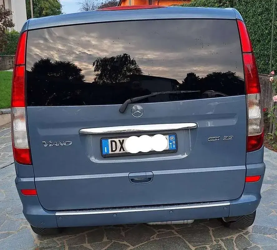 Begagnad Mercedes Viano 150 HK (110 kW) 2009 Blå Minibuss