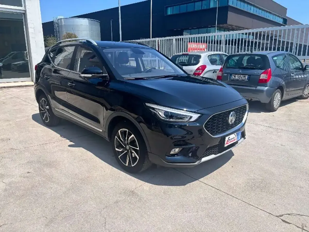 Usata MG ZS Luxury 106 CV (77 kW) 2023 Nero SUV