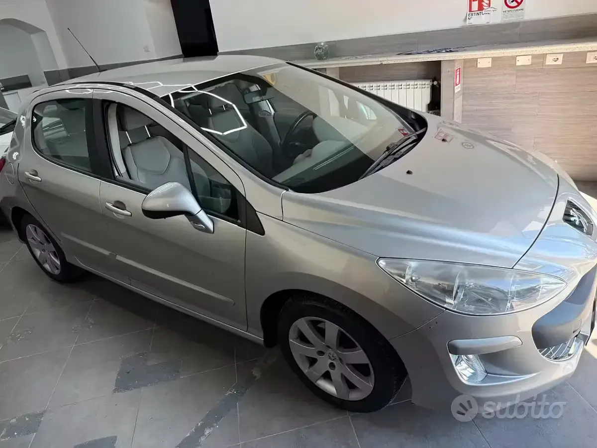 Usata Peugeot 308 109 CV (80 kW) 2008 Grigio Berlina