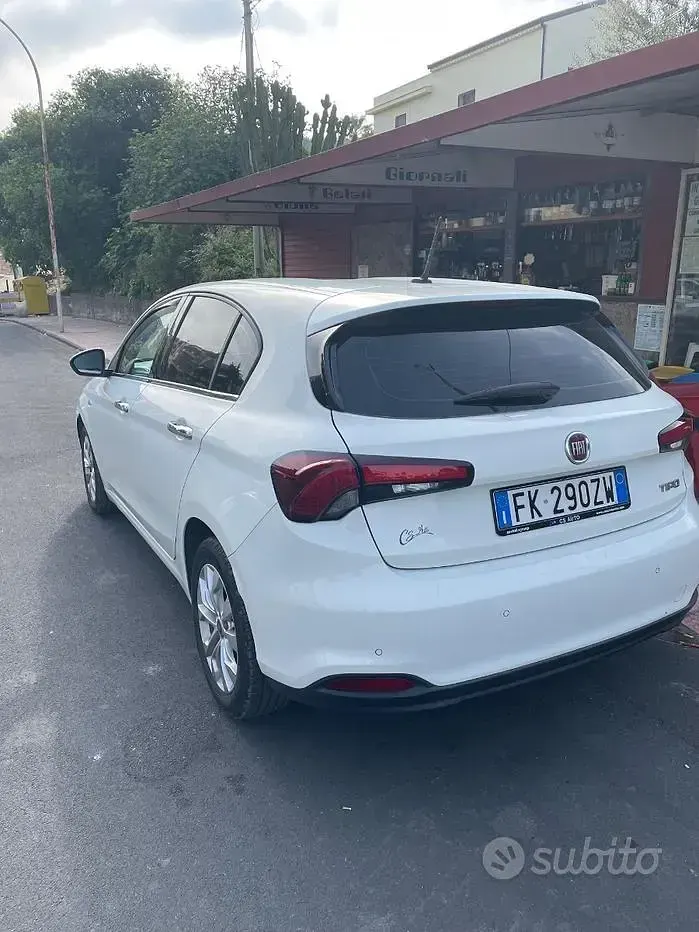 Usata Fiat Tipo 120 CV (88 kW) 2017 Bianco Berlina