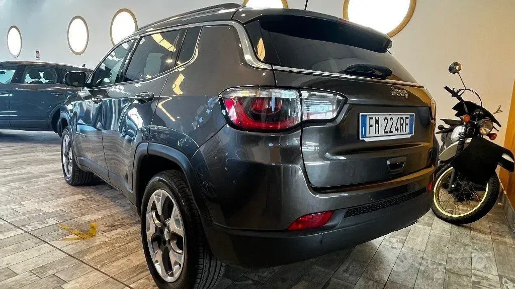Usata Jeep Compass Limited 140 CV (102 kW) 2018 Grigio SUV