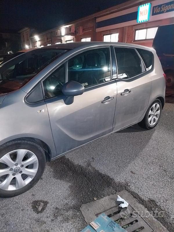 Usata Opel Meriva 95 CV (69 kW) 2011 Grigio Monovolume