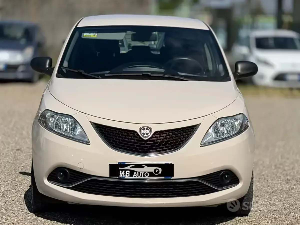 Usata Lancia Ypsilon 69 CV (50 kW) 2018 Beige Utilitaria