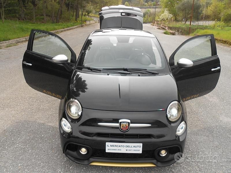 Nero Usata 2015 Abarth 595 Due volumi | 16.500 € (Molto cara) - Immagine 1/4