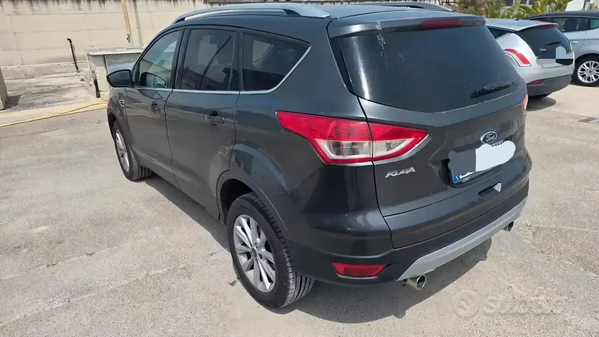 Usata Ford Kuga Titanium 120 CV (88 kW) 2016 Grigio SUV