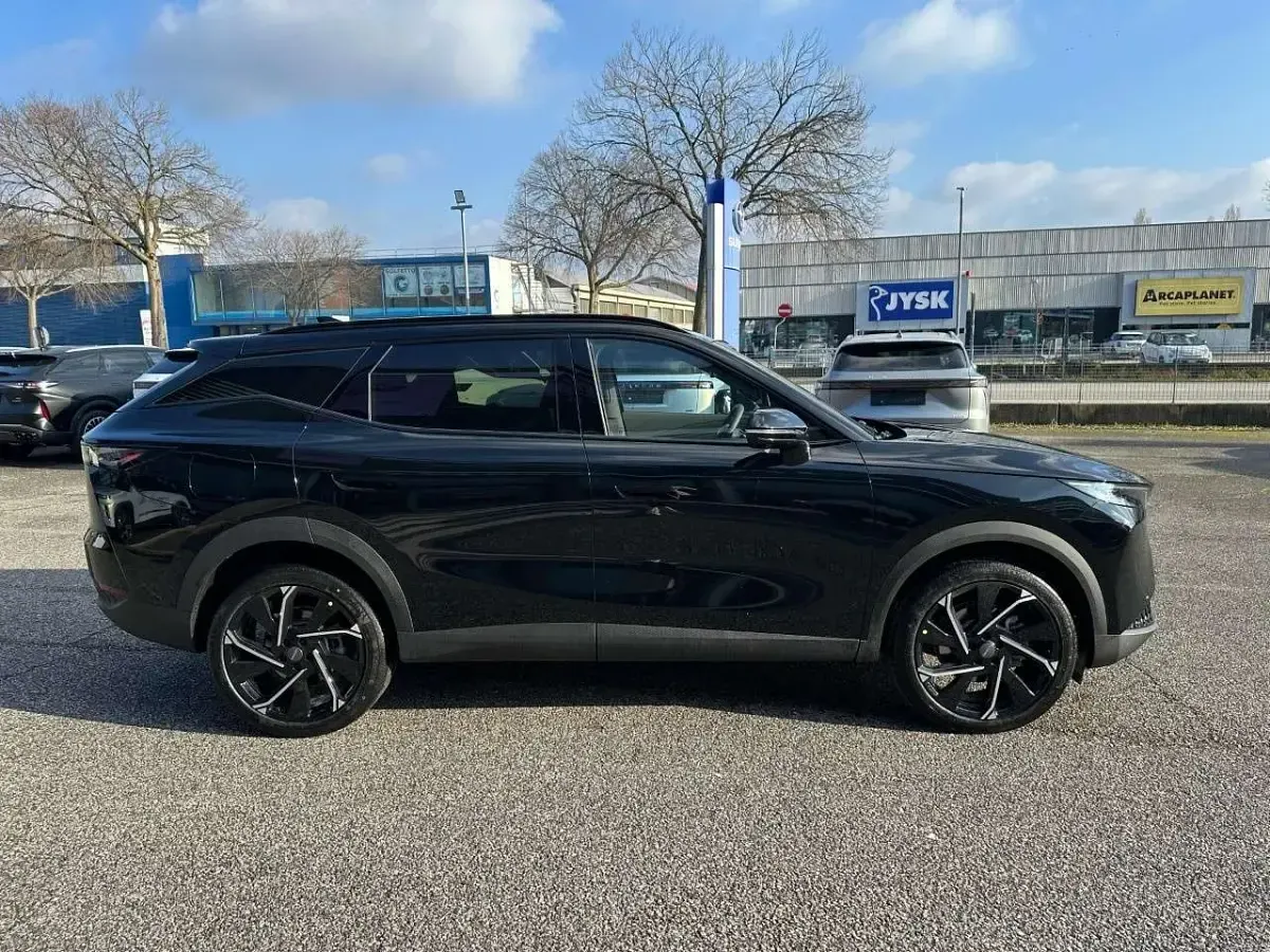 Nuova Omoda 7 143 CV (105 kW) 2026 Carbon black SUV