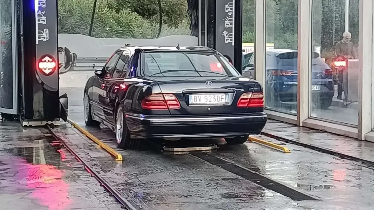 Usata Mercedes E270 Elegance 170 CV (125 kW) 2001 Berlina
