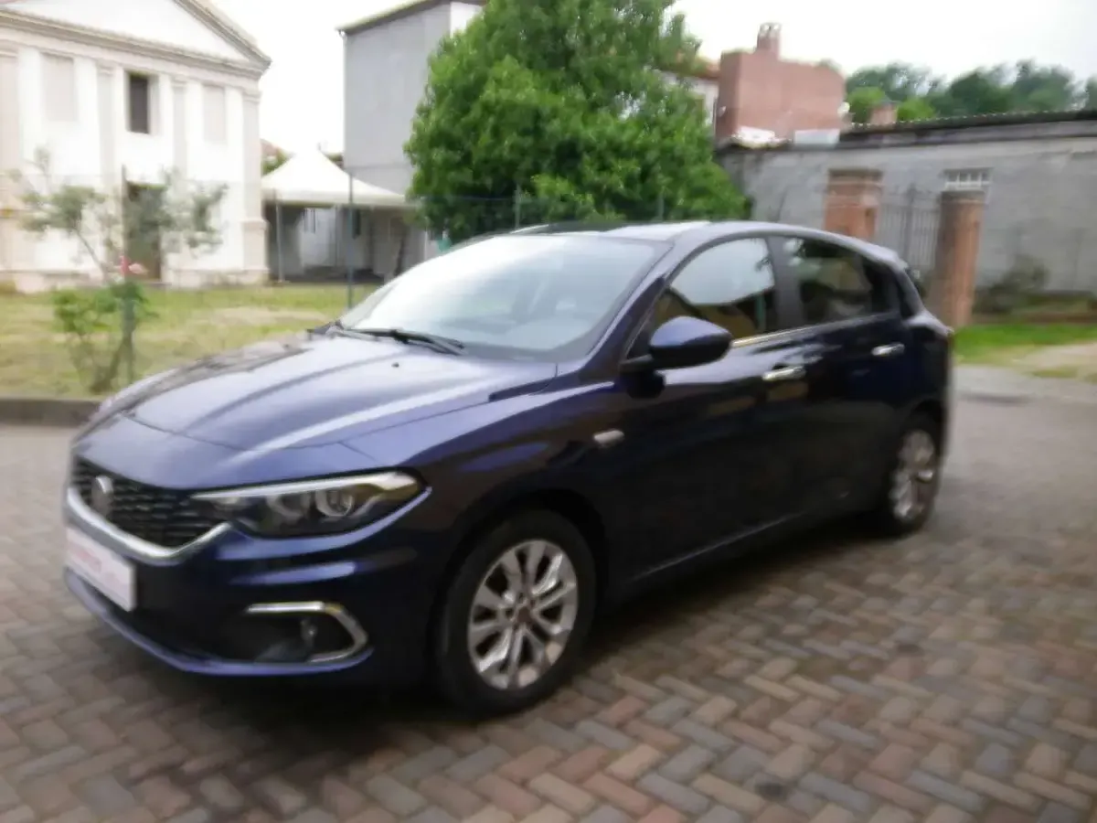 Usata Fiat Tipo Lounge 95 CV (69 kW) 2019 Blu/azzurro Berlina