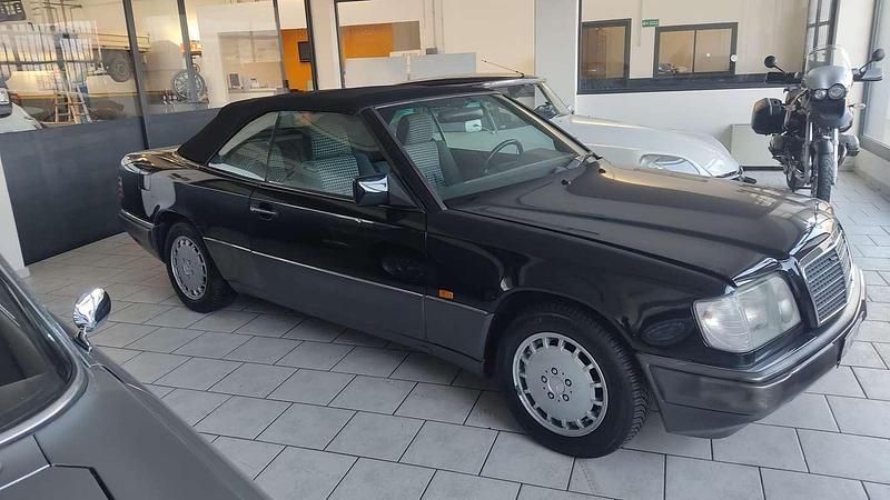 Usata Mercedes E200 136 CV (100 kW) 1997 Cabrio