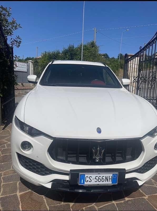 Usata Maserati Levante 275 CV (202 kW) 2017 Bianco SUV