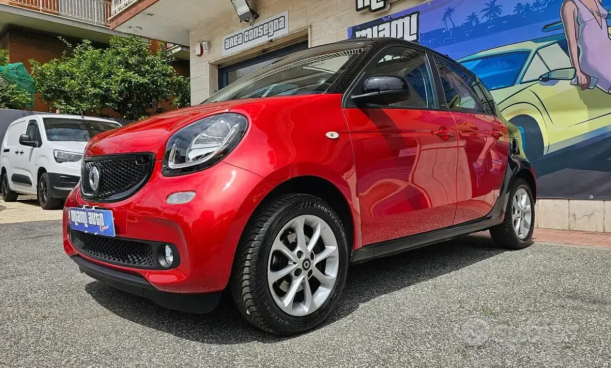 Usata Smart ForFour Passion 71 CV (52 kW) 2016 Rosso Utilitaria