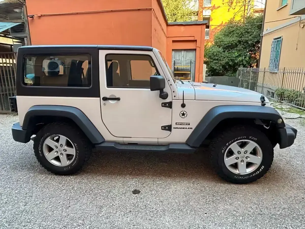 Usata Jeep Wrangler Sport 200 CV (147 kW) 2013 Bianco SUV