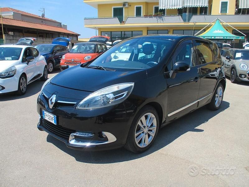 Nero Usata 2012 Renault Scénic III Monovolume | 4500 € (Buon prezzo) - Immagine 1/4
