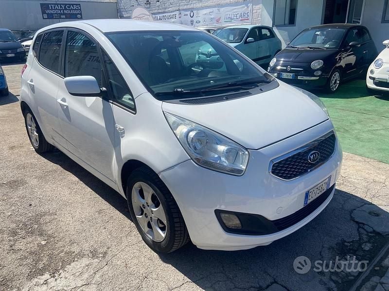 Usata Kia Venga EX 90 CV (66 kW) 2010 Bianco Utilitaria